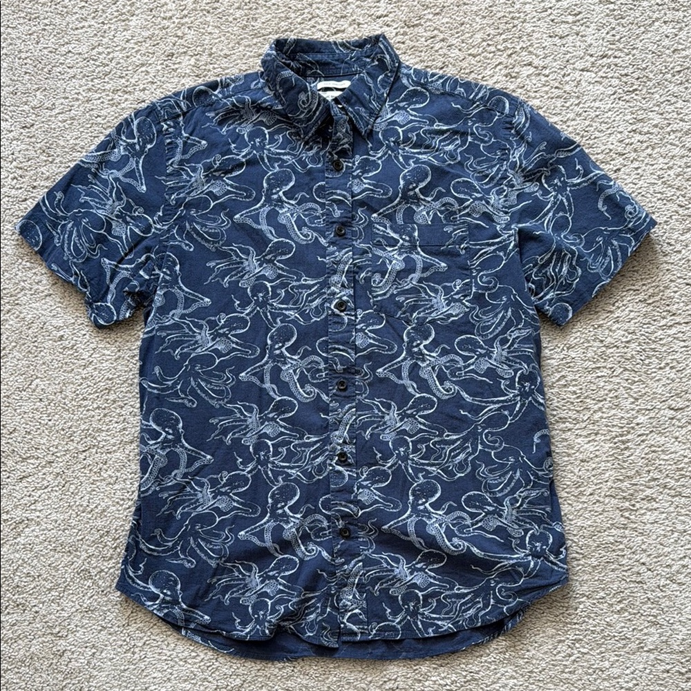 Octopus Patterned Short Sleeve Button Up